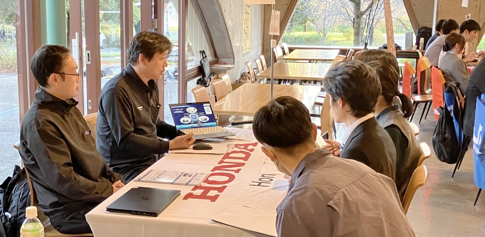 高知工科大学にて学内合同業界研究セミナーを開催しました。